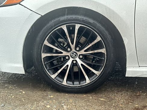 Used 2019 Toyota Camry SE image 25