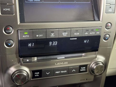 Used 2019 Lexus GX 460 Premium w/ Premium Package image 27