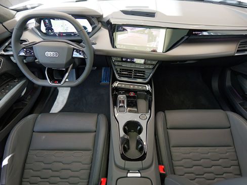 New 2026 Audi S e-tron GT Prestige image 32