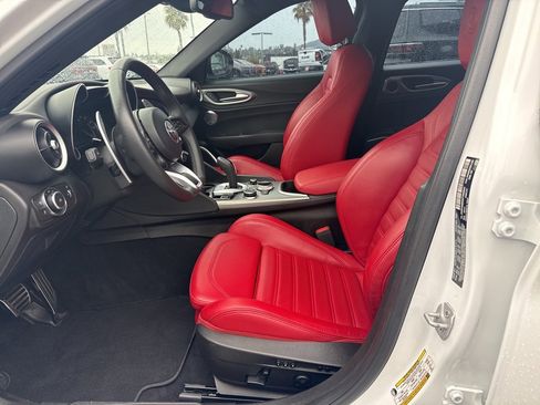 Used 2023 Alfa Romeo Giulia Veloce image 13