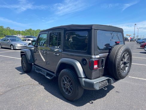 Used 2024 Jeep Wrangler Unlimited Sport AWD/4WD image 14