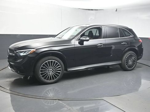 Used 2026 Mercedes-Benz GLC 300 image 4
