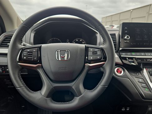 Used 2025 Honda Odyssey EX-L image 17