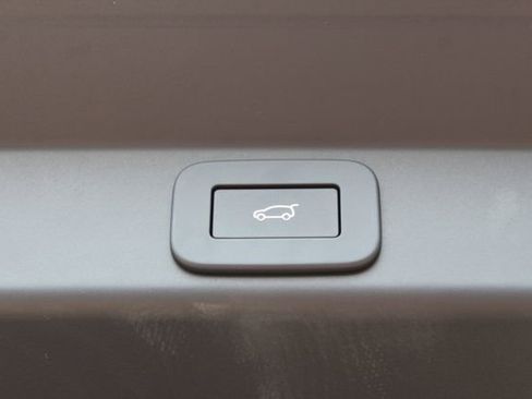 New 2025 Land Rover Range Rover Sport SE image 22