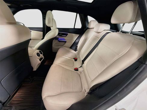 Used 2023 Mercedes-Benz GLC 300 4MATIC image 26