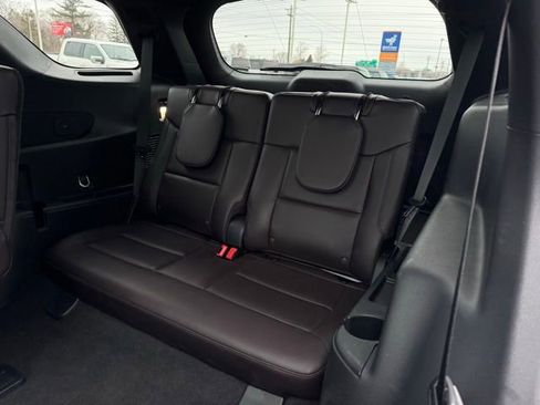 Certified 2025 Ford Explorer Platinum w/ Ultimate Package image 13