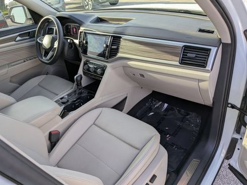 Certified 2023 Volkswagen Atlas SEL AWD/4WD image 13