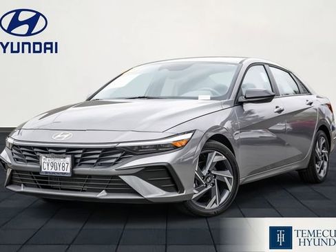 Certified 2025 Hyundai Elantra Sport image 1