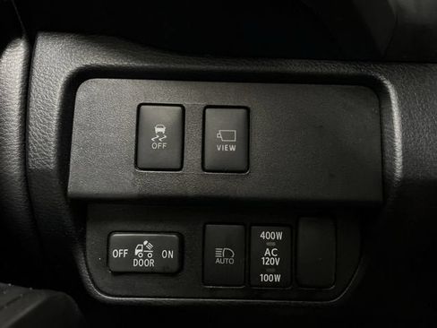Used 2022 Toyota Tacoma TRD Sport w/ TRD Premium Sport Package AWD/4WD image 18