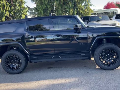 New 2026 GMC Hummer EV SUV w/ LPO, Roof Cross Rail Package AWD/4WD image 76