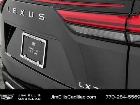 Used 2025 Lexus LX 700h F Sport image 35