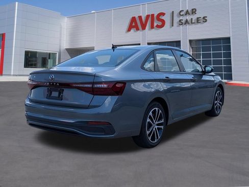 Used 2025 Volkswagen Jetta Sport FWD image 5