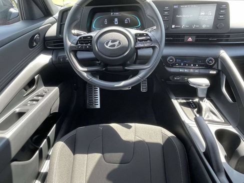 Used 2025 Hyundai Elantra Sport FWD image 6