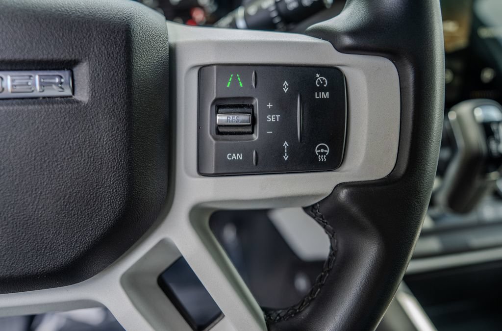 Used 2025 Land Rover Defender 110 S AWD/4WD image 7
