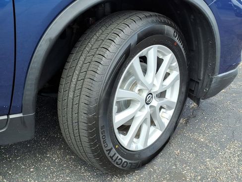 Used 2019 Nissan Rogue SV AWD/4WD image 8