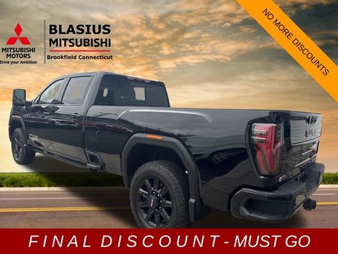 Used 2025 GMC Sierra 2500 AT4 w/ AT4 Premium Plus Package image 17