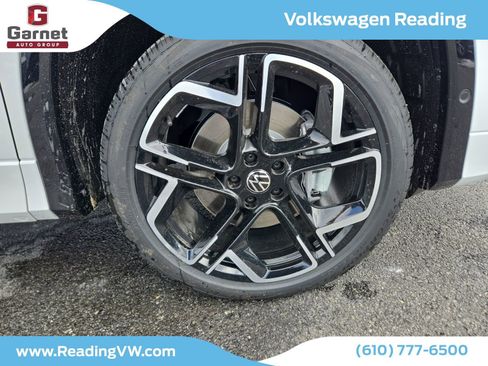 New 2026 Volkswagen Tiguan SEL R-Line image 9