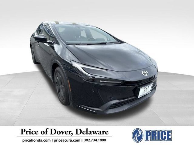 Used 2025 Toyota Prius LE AWD/4WD image 1