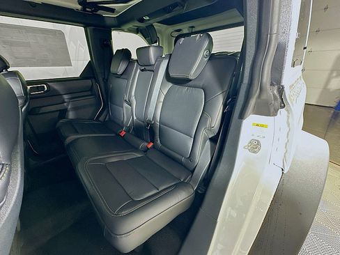 New 2025 Ford Bronco Badlands w/ Sasquatch Package image 15