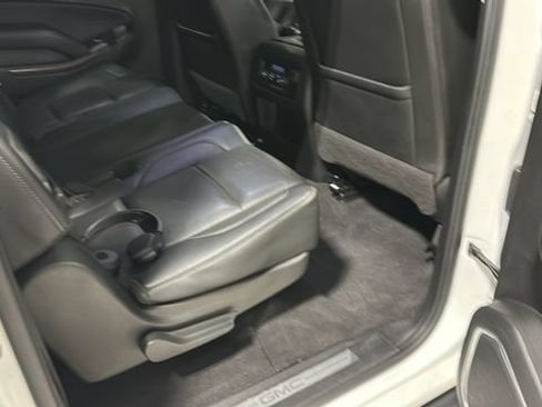Used 2020 GMC Yukon XL SLT w/ Open Road Package AWD/4WD image 33