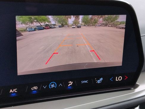 New 2026 Chevrolet Traverse LT w/ Sun and Wheel Package FWD image 17