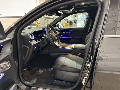 Used 2025 Mercedes-Benz GLC 300 GLC 300 image 17