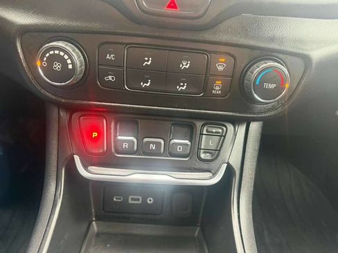 Used 2019 GMC Terrain SLE image 11