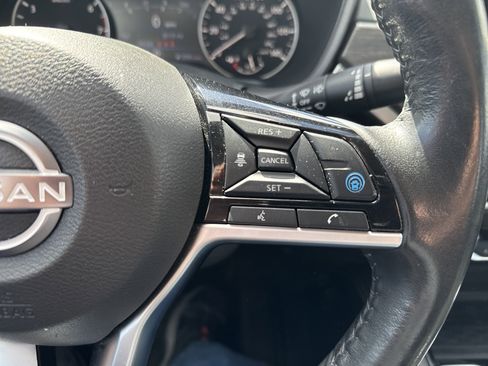 Used 2023 Nissan Altima 2.5 SV w/ SV Premium Package image 19