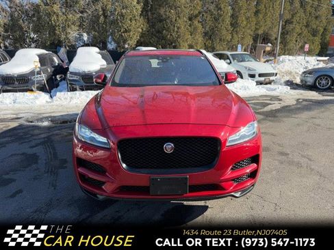 Used 2018 Jaguar F-PACE Prestige image 3