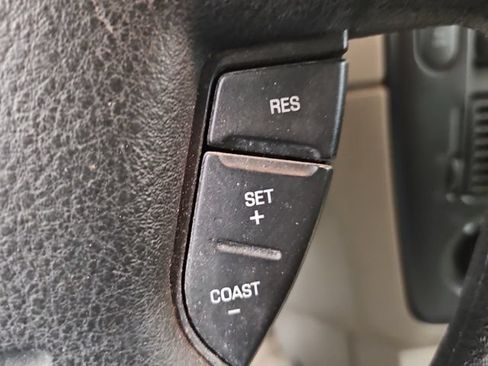 Used 2002 Ford Explorer XLT AWD/4WD image 14