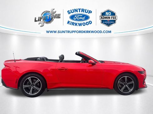 Used 2025 Ford Mustang Premium RWD image 8
