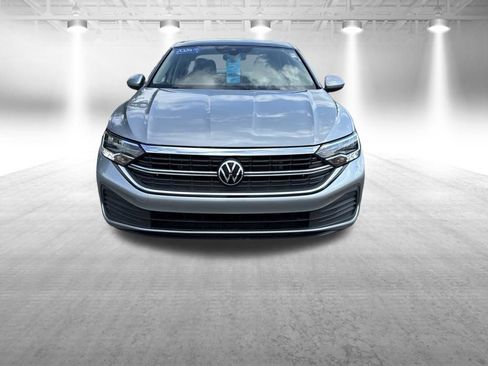 Used 2024 Volkswagen Jetta SE FWD image 9