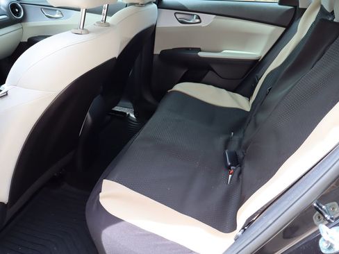 Used 2022 Kia Forte LXS image 5