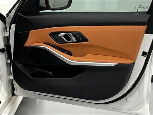 New 2025 BMW 330i Sedan RWD image 11