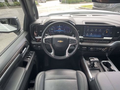 Used 2023 Chevrolet Silverado 1500 LTZ RWD image 2