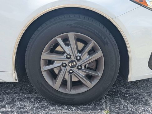 Used 2019 Kia Optima LX FWD image 12