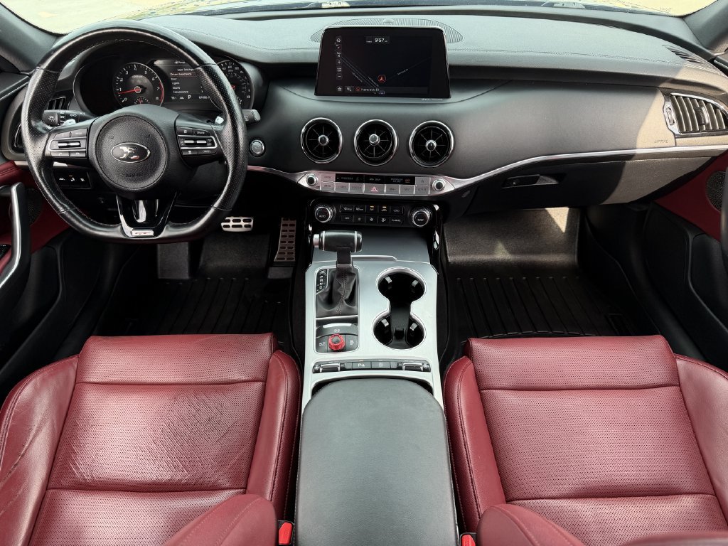 Used 2021 Kia Stinger GT1 RWD image 11