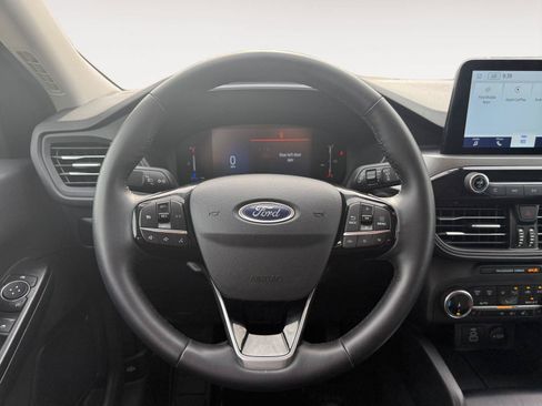 Used 2025 Ford Escape Active AWD/4WD image 16