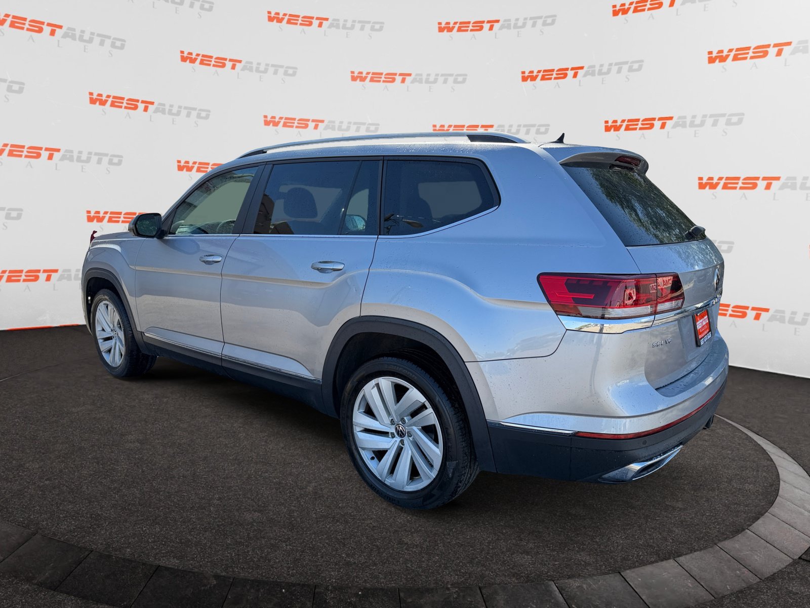 Used 2021 Volkswagen Atlas SEL AWD/4WD image 3