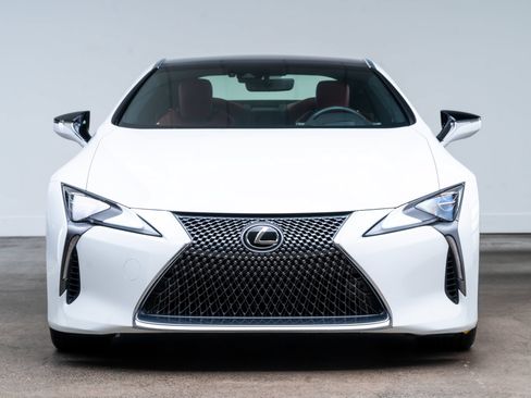 Used 2018 Lexus LC 500 Coupe w/ Touring Package RWD image 3