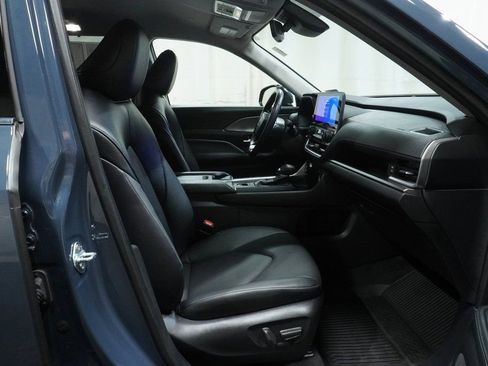 Used 2024 Toyota Grand Highlander XLE image 16