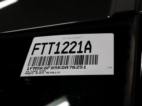 Certified 2019 Ford Explorer Limited w/ Class III Trailer Tow Package image 38