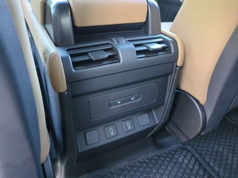 New 2026 Land Rover Defender 110 X-Dynamic SE AWD/4WD image 13