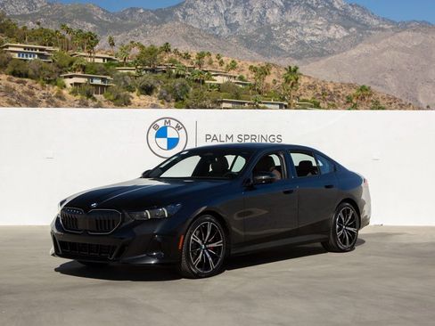 Used 2026 BMW 530i w/ M Sport Package RWD image 1