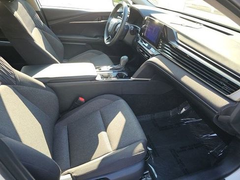 Used 2025 Toyota Camry LE image 8