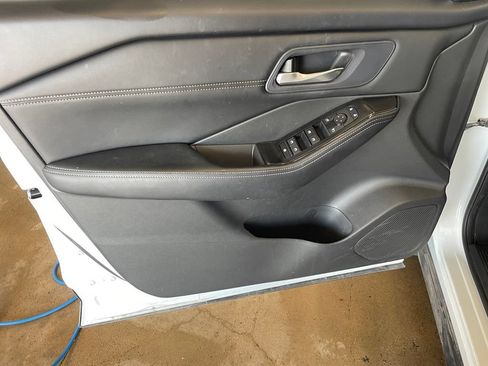 Certified 2024 Nissan Rogue SV w/ SV Premium Package FWD image 9