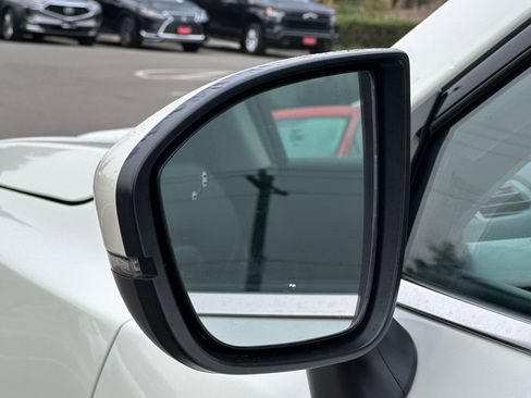 Used 2023 Nissan Pathfinder Platinum image 57