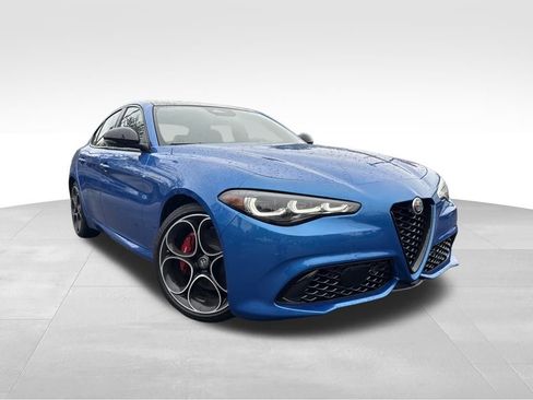 New 2025 Alfa Romeo Giulia image 1