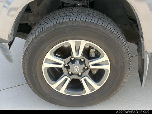 Used 2019 Toyota Tacoma TRD Sport AWD/4WD image 10
