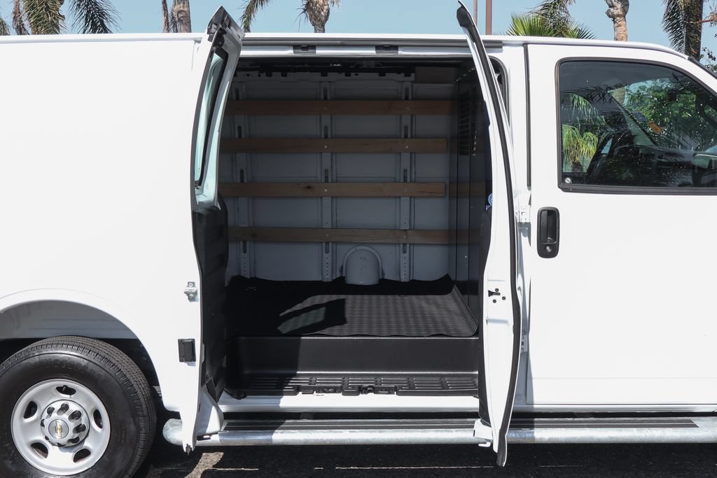Used 2025 Chevrolet Express 2500 w/ Driver Convenience Package RWD image 12